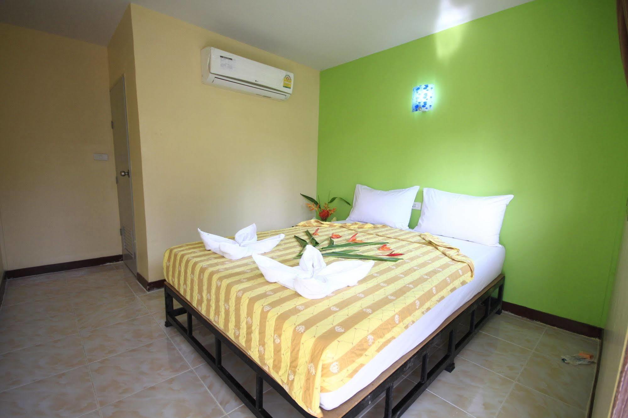 Appartamento Pongpan House Phi Phi Esterno foto