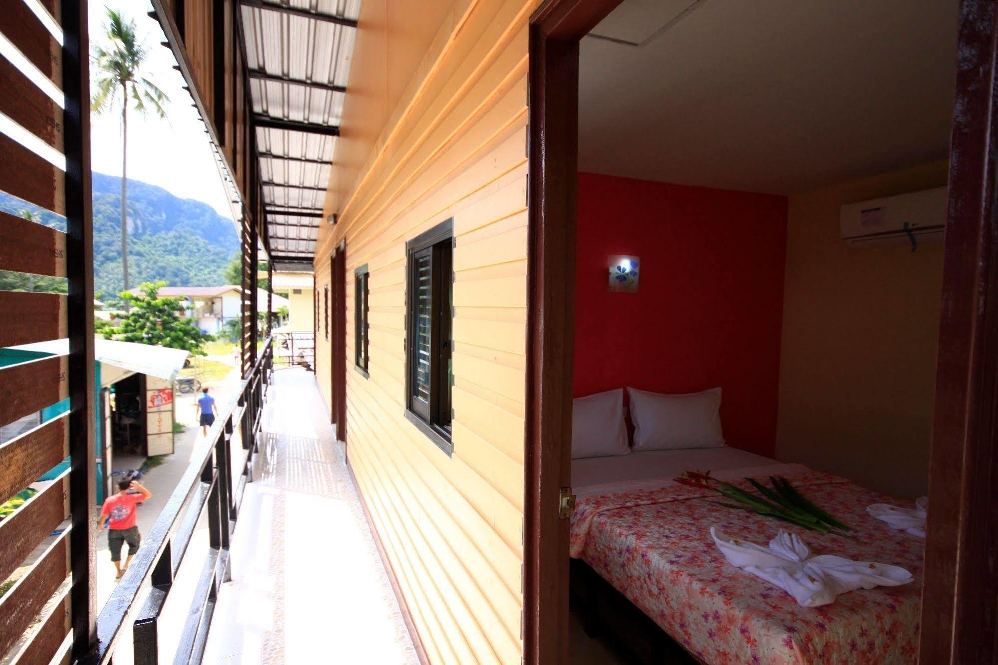 Appartamento Pongpan House Phi Phi Esterno foto