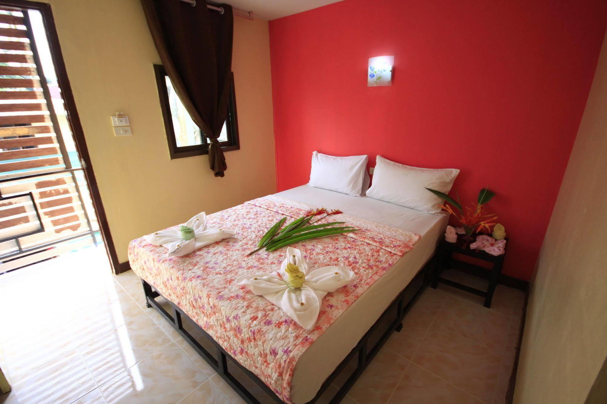 Appartamento Pongpan House Phi Phi Esterno foto