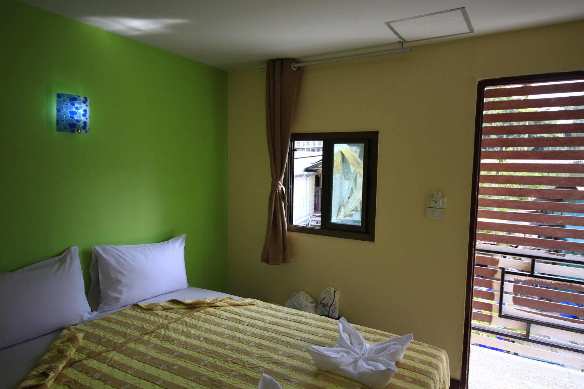 Appartamento Pongpan House Phi Phi Esterno foto