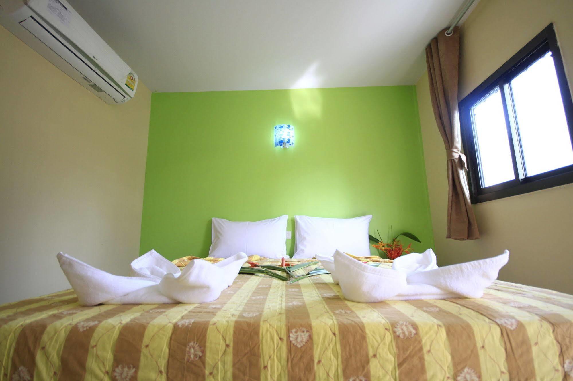 Appartamento Pongpan House Phi Phi Esterno foto