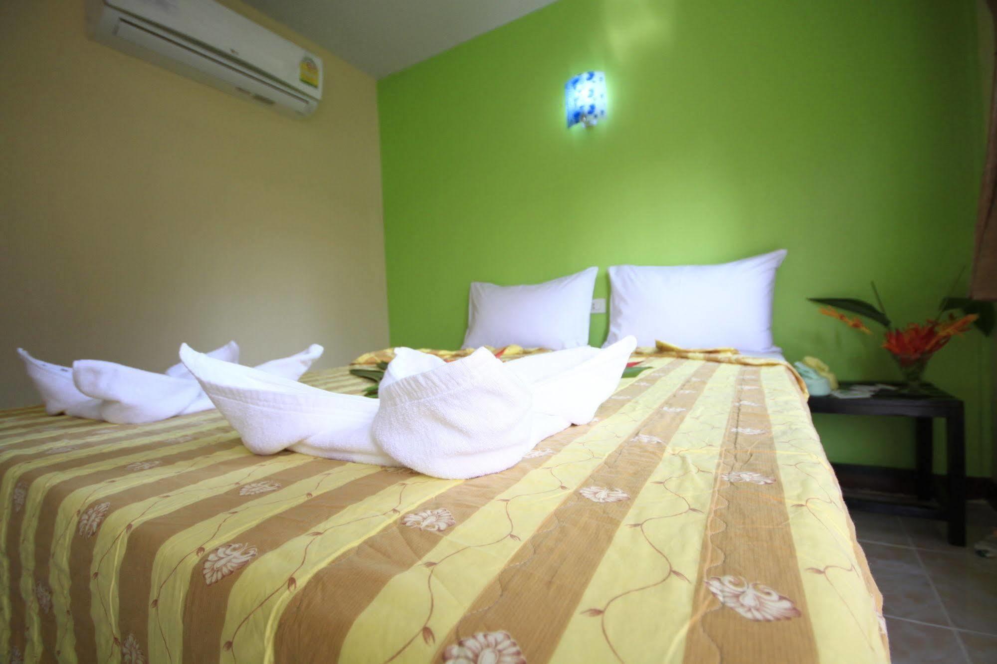 Appartamento Pongpan House Phi Phi Esterno foto