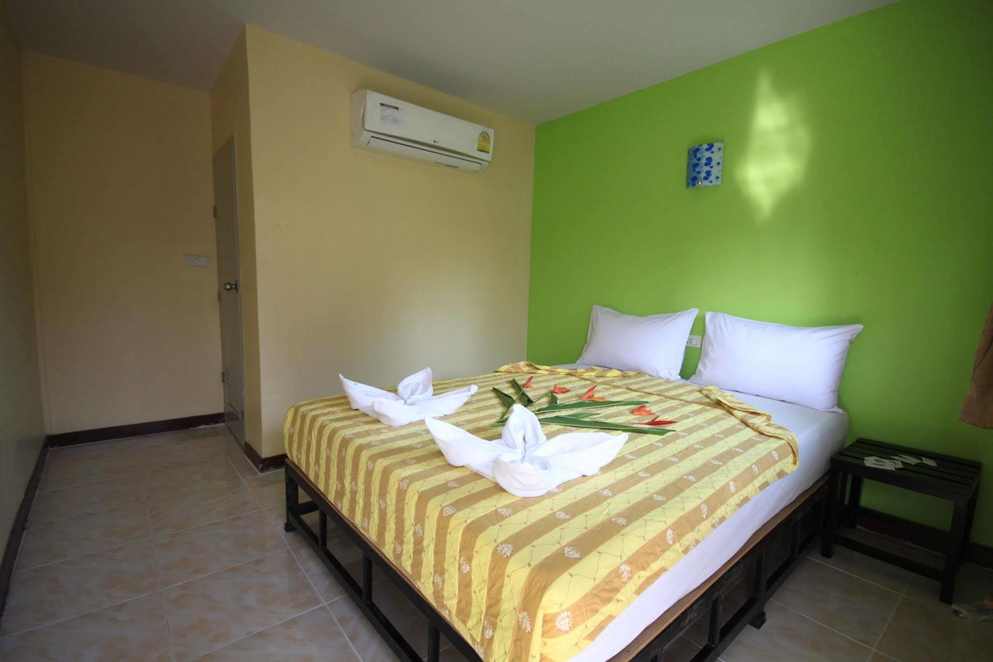 Appartamento Pongpan House Phi Phi Esterno foto