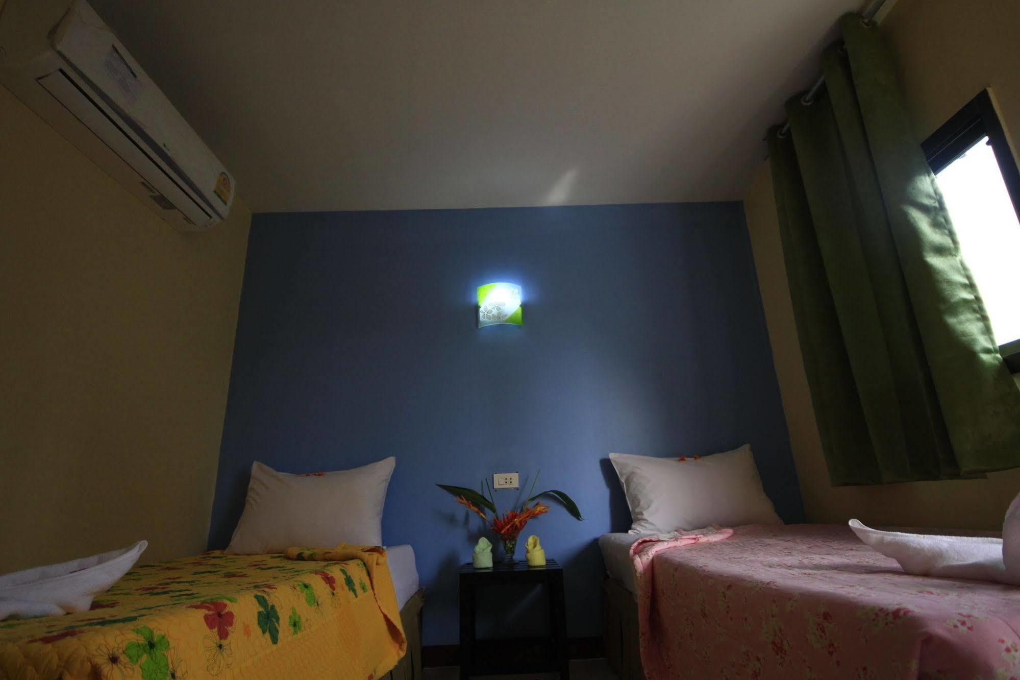 Appartamento Pongpan House Phi Phi Esterno foto